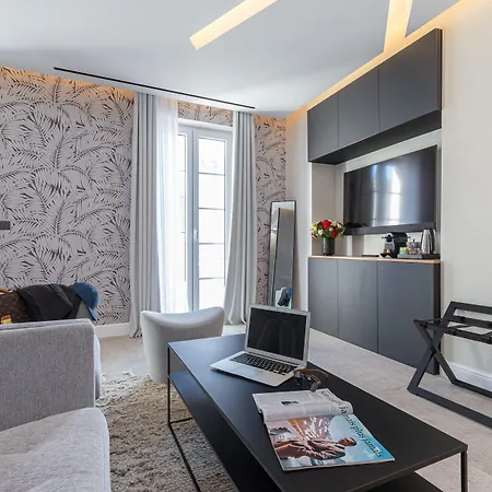 Le Dortoir Boutique Suites 4*