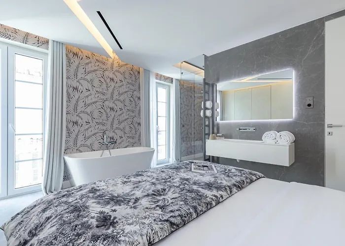 Le Dortoir Boutique Suites Hotel 4*