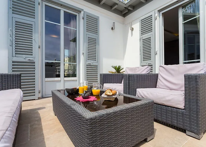 Le Dortoir Boutique Suites Hotel